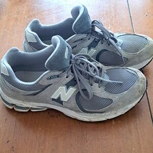 Men's New Balance gray running shoes size 10